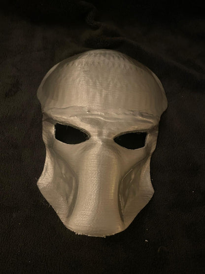 Full-Size Predator Mask – 3D Printed | Silver Finish | High-Gloss Varnish | Cosplay & Collectible